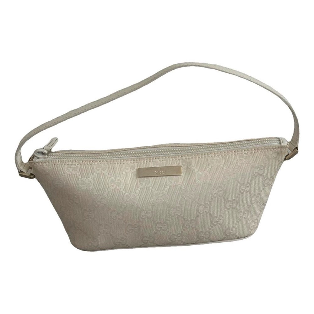 Gucci boat pochette bag in white
